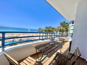 Apartamento con bonitas vistas al mar en la playa Arenal